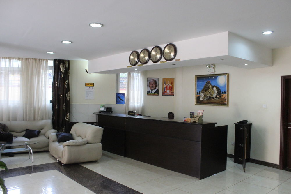 Grand Global Hotel 캄팔라 외부 사진